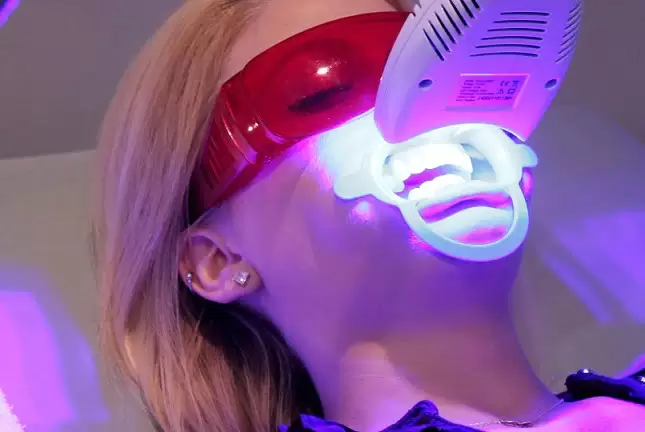 tay-trang-rang-laser-whitening